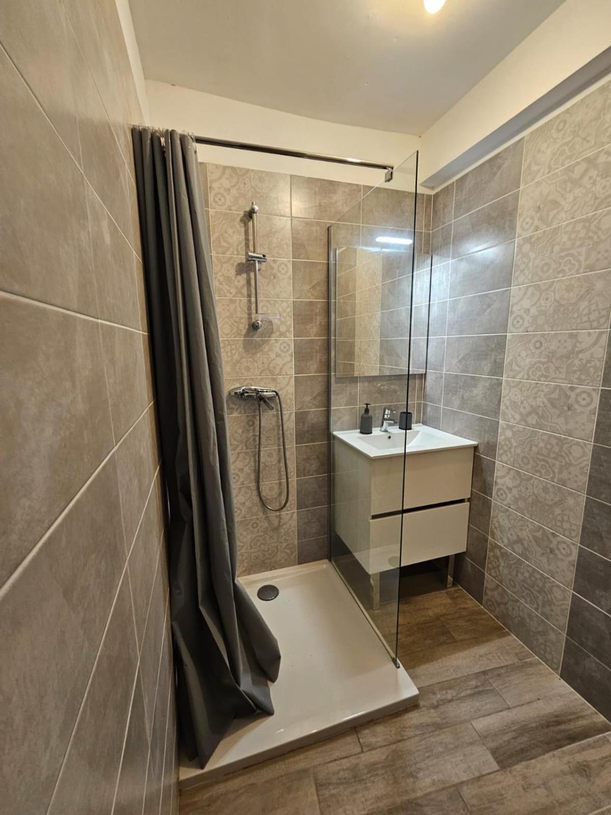 Atlas - Maya Apartment Безие Екстериор снимка